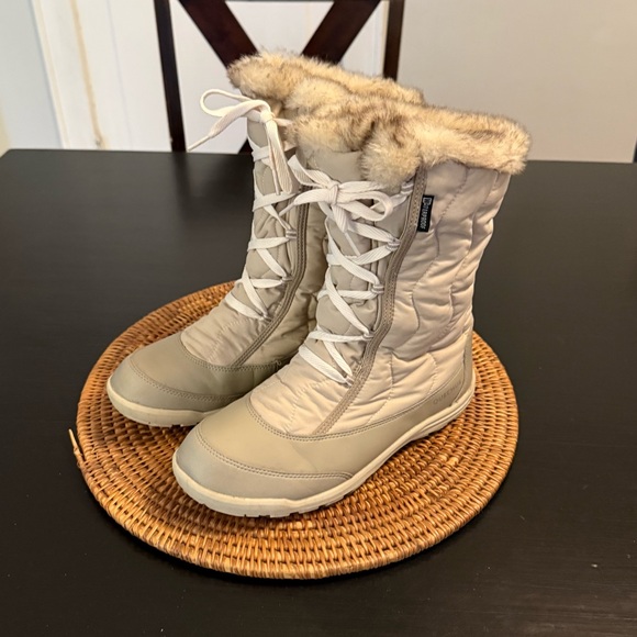 Quechua Shoes - Quechua Women's Beige Winter Boots